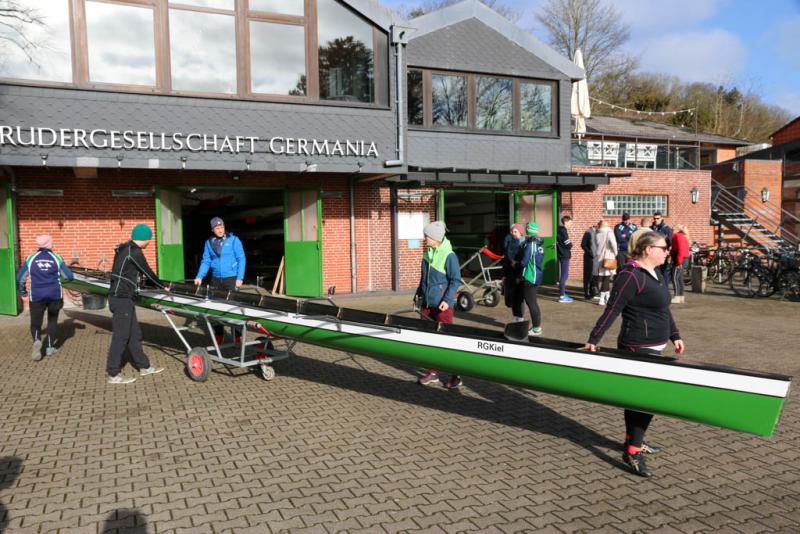Gemeinsames Anrudern der Kieler Rudervereine und Taufe des Achters am 26. März 2023