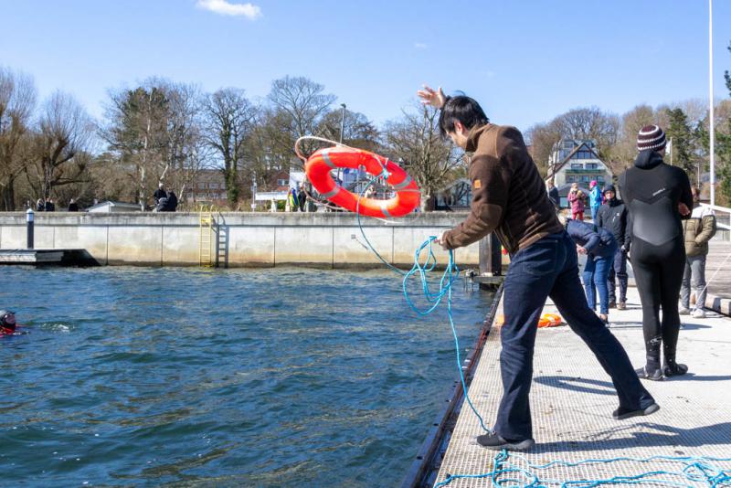 Erste-Hilfe-Fortbildung - Schwerpunkt Wasserrettung mit der DLRG am 2. April 2022