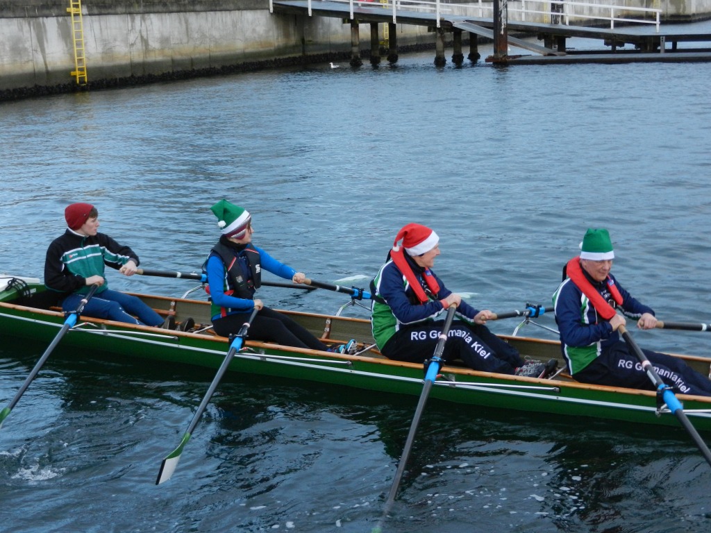 Rudern auf der Kieler Förde am 24. Dezember 2016 Rudern auf der Kieler Förde am 24. Dezember 2016