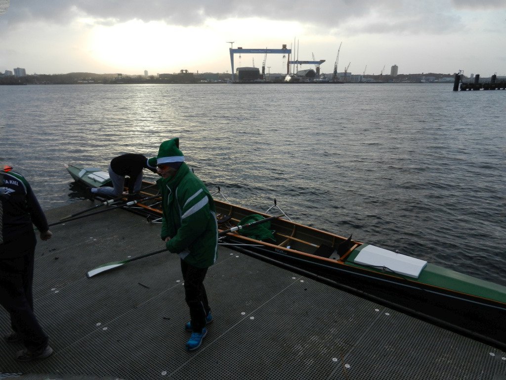 Rudern auf der Kieler Förde am 24. Dezember 2016 Rudern auf der Kieler Förde am 24. Dezember 2016