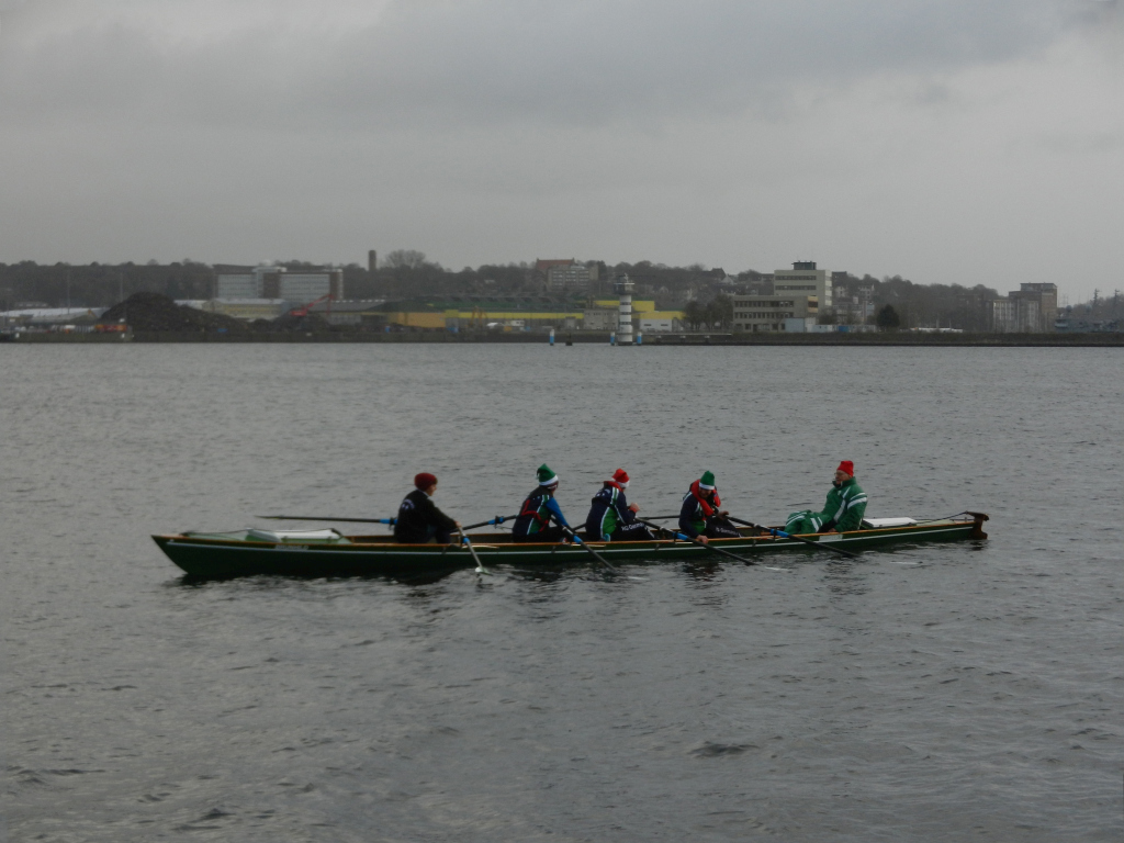Rudern auf der Kieler Förde am 24. Dezember 2016 Rudern auf der Kieler Förde am 24. Dezember 2016