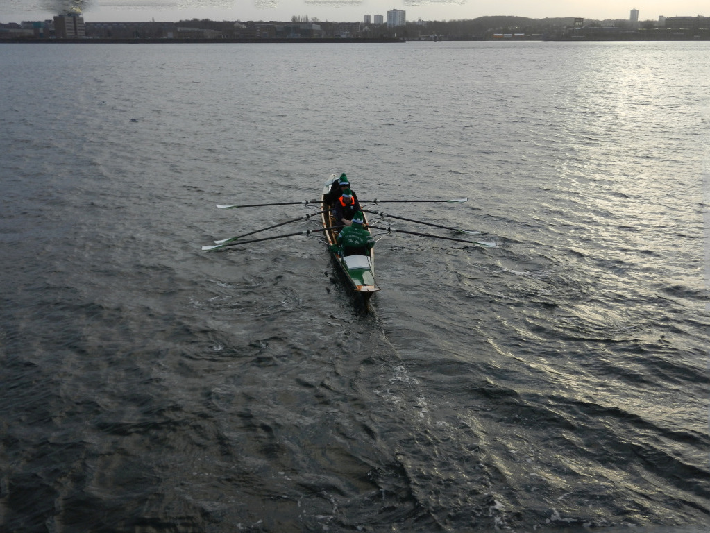 Rudern auf der Kieler Förde am 24. Dezember 2016 Rudern auf der Kieler Förde am 24. Dezember 2016